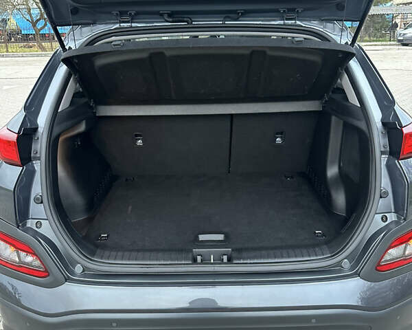 Сірий Хендай Kona, об'ємом двигуна 0 л та пробігом 149 тис. км за 17950 $, фото 31 на Automoto.ua