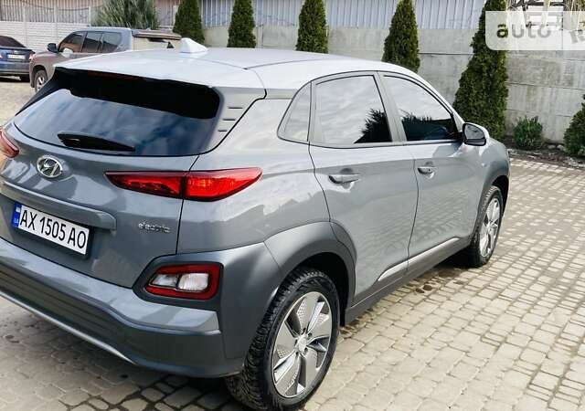 Сірий Хендай Kona, об'ємом двигуна 0 л та пробігом 31 тис. км за 23000 $, фото 7 на Automoto.ua