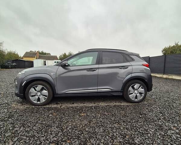 Сірий Хендай Kona, об'ємом двигуна 0 л та пробігом 99 тис. км за 19499 $, фото 7 на Automoto.ua