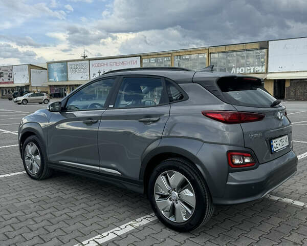 Серый Хендай Kona, объемом двигателя 0 л и пробегом 52 тыс. км за 16300 $, фото 11 на Automoto.ua