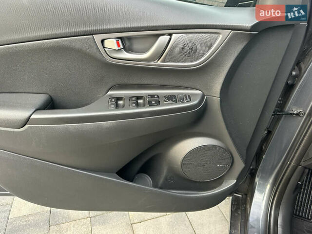 Серый Хендай Kona, объемом двигателя 0 л и пробегом 117 тыс. км за 17500 $, фото 15 на Automoto.ua