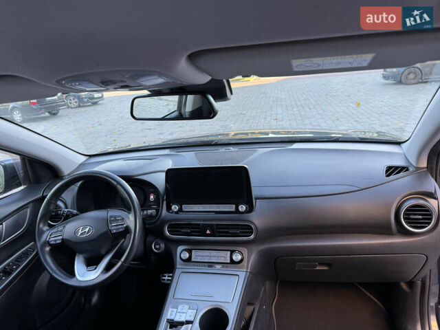 Сірий Хендай Kona, об'ємом двигуна 0 л та пробігом 114 тис. км за 15999 $, фото 34 на Automoto.ua