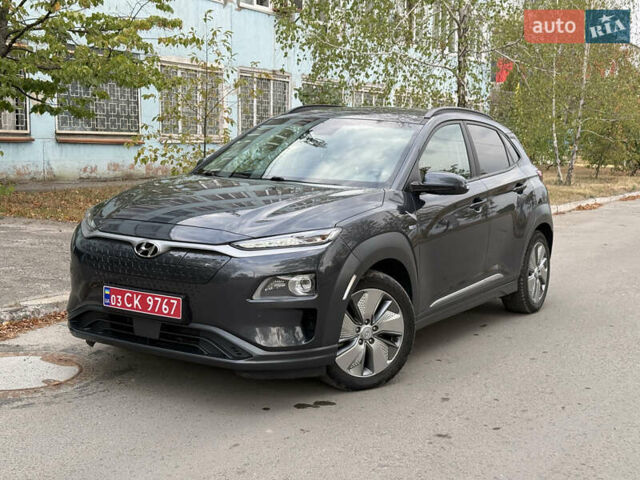 Серый Хендай Kona, объемом двигателя 0 л и пробегом 108 тыс. км за 18700 $, фото 2 на Automoto.ua
