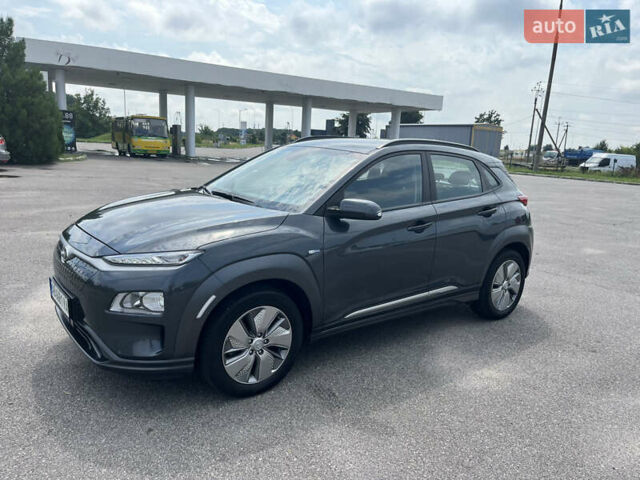 Серый Хендай Kona, объемом двигателя 0 л и пробегом 49 тыс. км за 15199 $, фото 65 на Automoto.ua