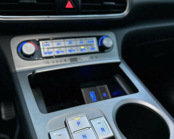 Сірий Хендай Kona, об'ємом двигуна 0 л та пробігом 137 тис. км за 16900 $, фото 96 на Automoto.ua