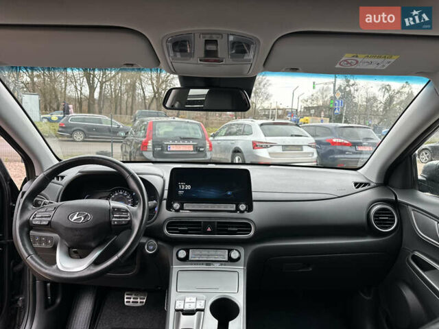 Сірий Хендай Kona, об'ємом двигуна 0 л та пробігом 61 тис. км за 18800 $, фото 33 на Automoto.ua