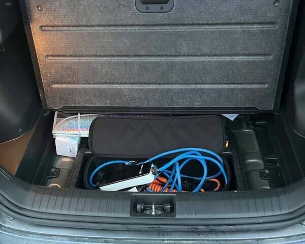 Сірий Хендай Kona, об'ємом двигуна 0 л та пробігом 50 тис. км за 17800 $, фото 28 на Automoto.ua