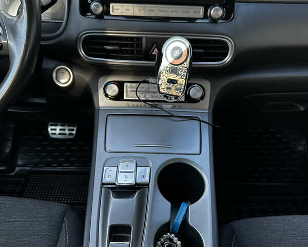 Сірий Хендай Kona, об'ємом двигуна 0 л та пробігом 38 тис. км за 19200 $, фото 19 на Automoto.ua