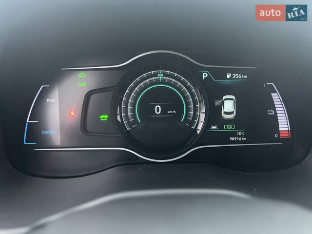 Серый Хендай Kona, объемом двигателя 0 л и пробегом 98 тыс. км за 17700 $, фото 7 на Automoto.ua