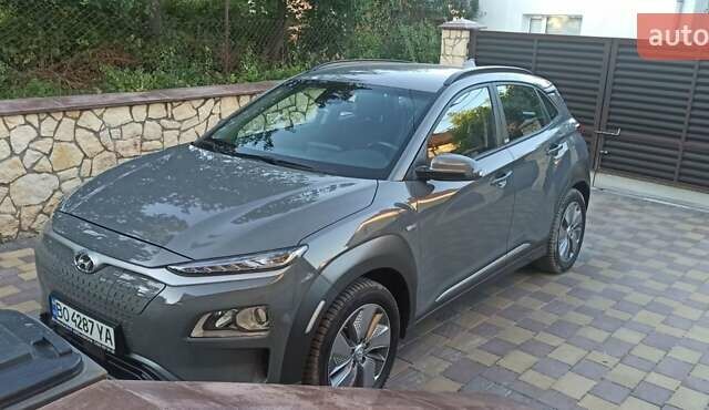 Серый Хендай Kona, объемом двигателя 0 л и пробегом 27 тыс. км за 15600 $, фото 31 на Automoto.ua