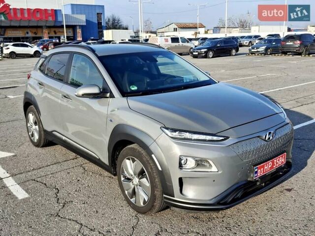 Серый Хендай Kona, объемом двигателя 0 л и пробегом 116 тыс. км за 18600 $, фото 3 на Automoto.ua