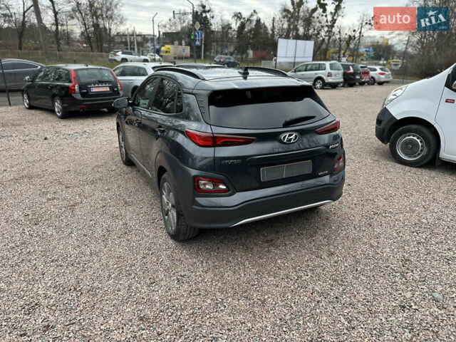Сірий Хендай Kona, об'ємом двигуна 0 л та пробігом 61 тис. км за 18800 $, фото 8 на Automoto.ua