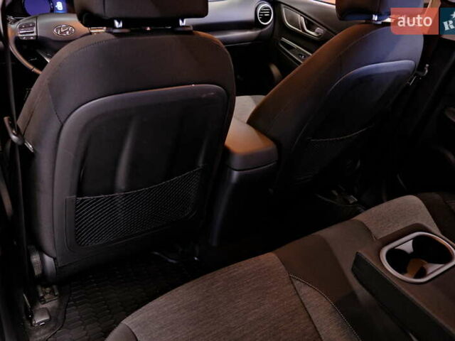 Серый Хендай Kona, объемом двигателя 0 л и пробегом 88 тыс. км за 20300 $, фото 36 на Automoto.ua