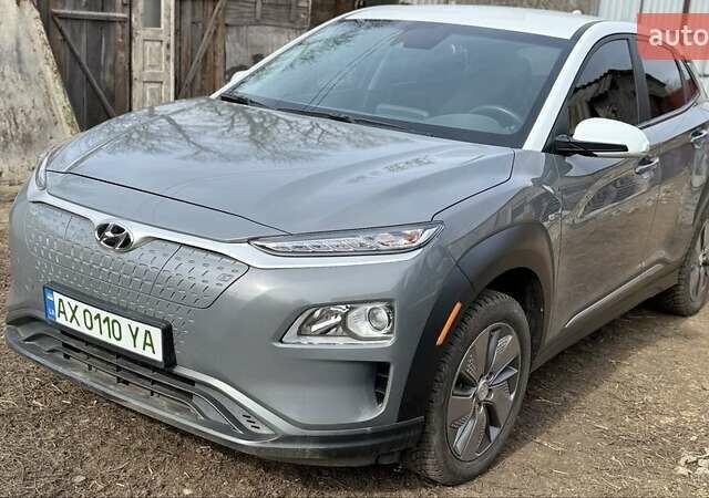 Серый Хендай Kona, объемом двигателя 0 л и пробегом 41 тыс. км за 18200 $, фото 2 на Automoto.ua