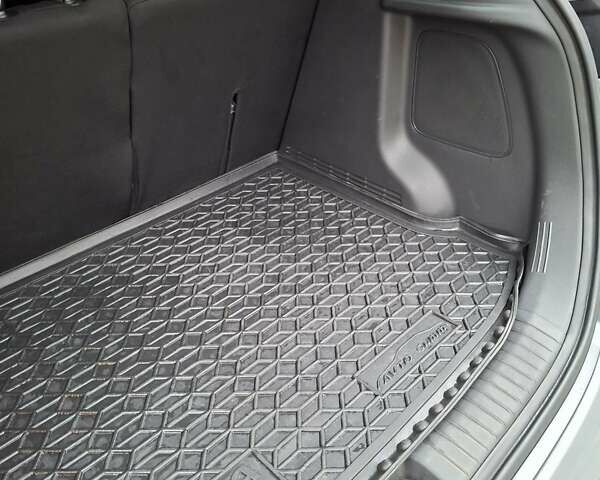 Сірий Хендай Kona, об'ємом двигуна 0 л та пробігом 86 тис. км за 15200 $, фото 28 на Automoto.ua