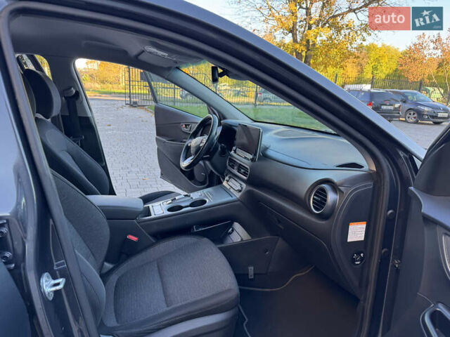 Сірий Хендай Kona, об'ємом двигуна 0 л та пробігом 114 тис. км за 15999 $, фото 20 на Automoto.ua