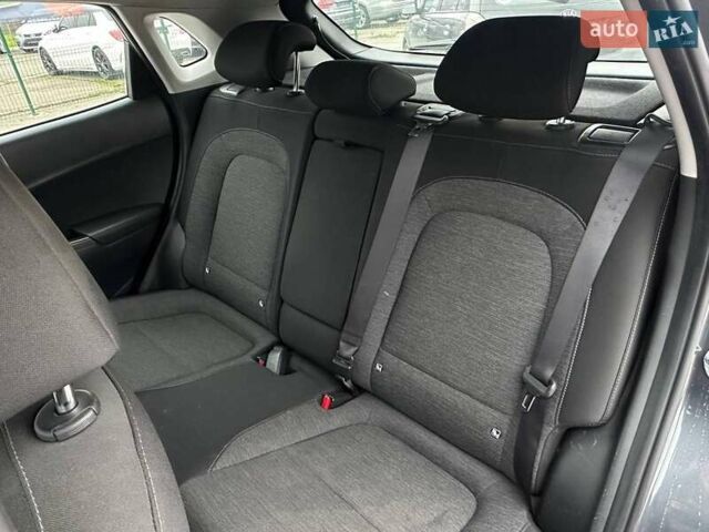 Серый Хендай Kona, объемом двигателя 0 л и пробегом 95 тыс. км за 17200 $, фото 12 на Automoto.ua