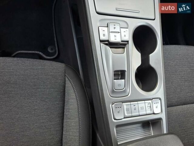 Серый Хендай Kona, объемом двигателя 0 л и пробегом 46 тыс. км за 16500 $, фото 17 на Automoto.ua