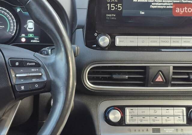 Сірий Хендай Kona, об'ємом двигуна 0 л та пробігом 42 тис. км за 22200 $, фото 24 на Automoto.ua