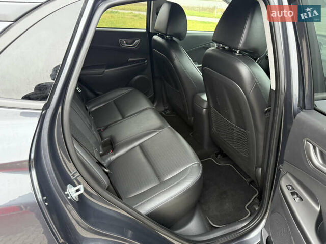 Сірий Хендай Kona, об'ємом двигуна 0 л та пробігом 78 тис. км за 18600 $, фото 23 на Automoto.ua