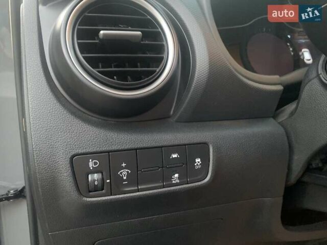 Сірий Хендай Kona, об'ємом двигуна 0 л та пробігом 123 тис. км за 18600 $, фото 9 на Automoto.ua