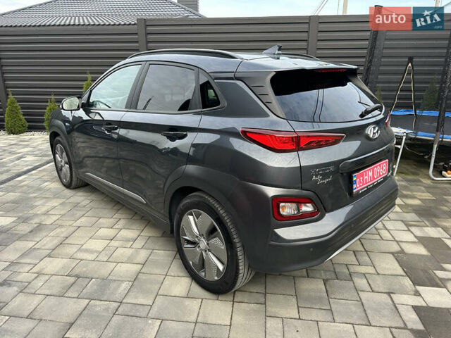 Серый Хендай Kona, объемом двигателя 0 л и пробегом 117 тыс. км за 17500 $, фото 3 на Automoto.ua