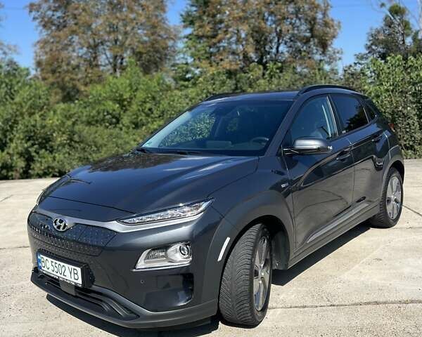 Серый Хендай Kona, объемом двигателя 0 л и пробегом 30 тыс. км за 21100 $, фото 22 на Automoto.ua