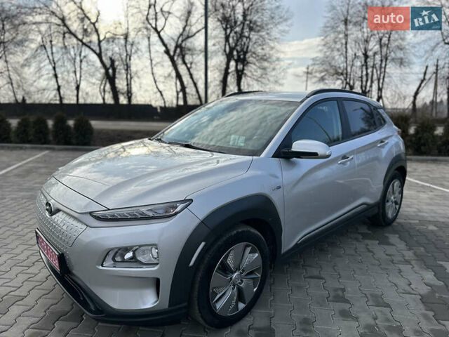 Серый Хендай Kona, объемом двигателя 0 л и пробегом 86 тыс. км за 16000 $, фото 9 на Automoto.ua
