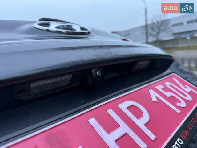 Серый Хендай Kona, объемом двигателя 0 л и пробегом 98 тыс. км за 18300 $, фото 6 на Automoto.ua