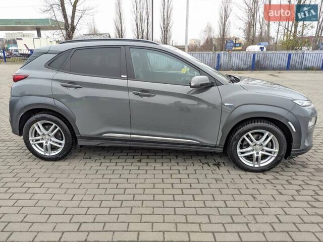 Сірий Хендай Kona, об'ємом двигуна 0 л та пробігом 55 тис. км за 14999 $, фото 4 на Automoto.ua