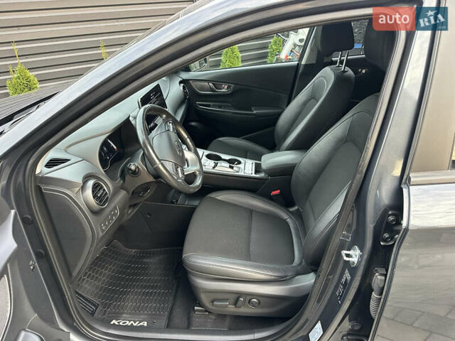 Серый Хендай Kona, объемом двигателя 0 л и пробегом 117 тыс. км за 17500 $, фото 12 на Automoto.ua