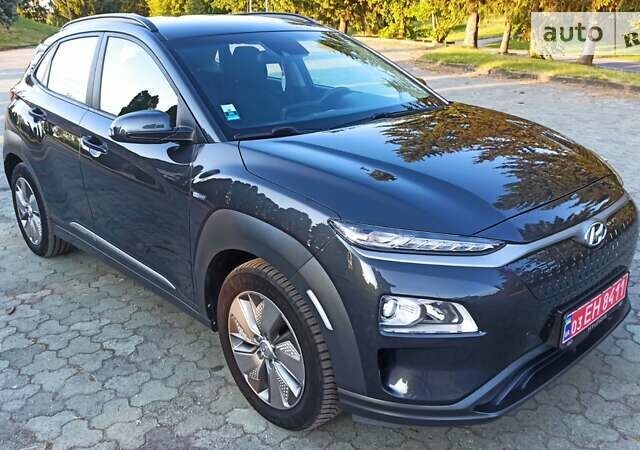 Серый Хендай Kona, объемом двигателя 0 л и пробегом 39 тыс. км за 18500 $, фото 43 на Automoto.ua