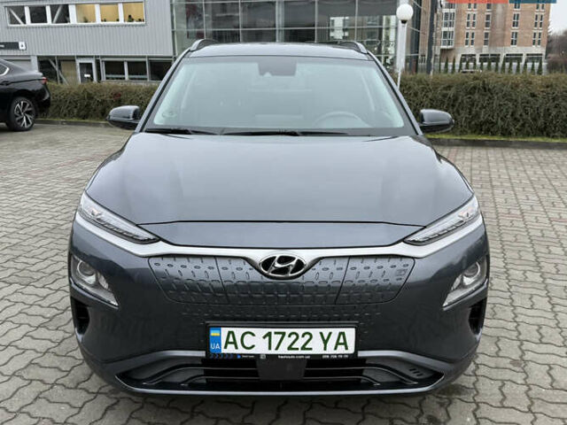 Серый Хендай Kona, объемом двигателя 0 л и пробегом 69 тыс. км за 15600 $, фото 1 на Automoto.ua