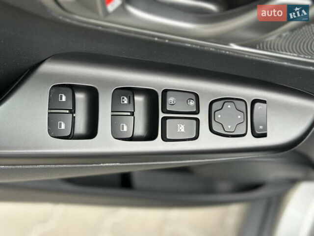 Серый Хендай Kona, объемом двигателя 0 л и пробегом 62 тыс. км за 18900 $, фото 36 на Automoto.ua