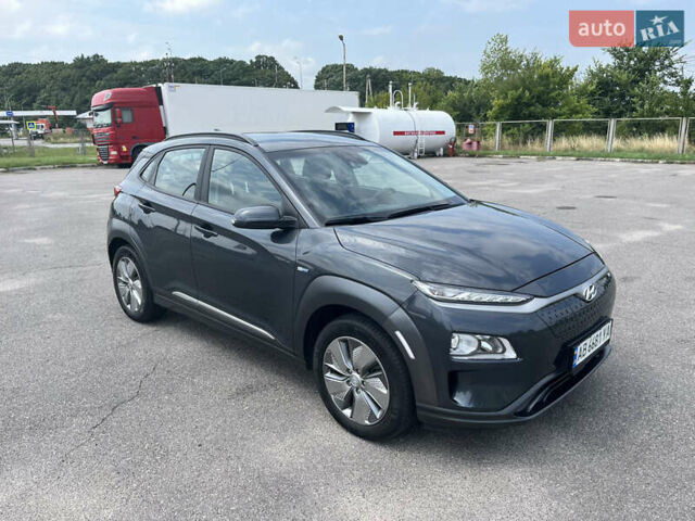 Серый Хендай Kona, объемом двигателя 0 л и пробегом 49 тыс. км за 15199 $, фото 67 на Automoto.ua