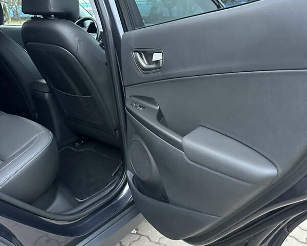 Сірий Хендай Kona, об'ємом двигуна 0 л та пробігом 149 тис. км за 17950 $, фото 36 на Automoto.ua