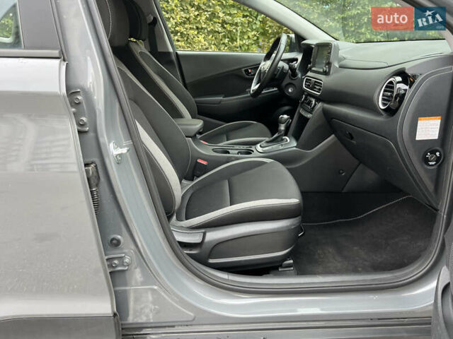 Серый Хендай Kona, объемом двигателя 1.6 л и пробегом 54 тыс. км за 20950 $, фото 52 на Automoto.ua