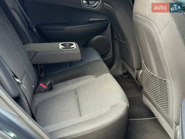 Сірий Хендай Kona, об'ємом двигуна 0 л та пробігом 36 тис. км за 16400 $, фото 24 на Automoto.ua