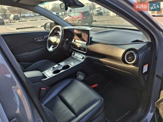 Серый Хендай Kona, объемом двигателя 0 л и пробегом 116 тыс. км за 18600 $, фото 29 на Automoto.ua