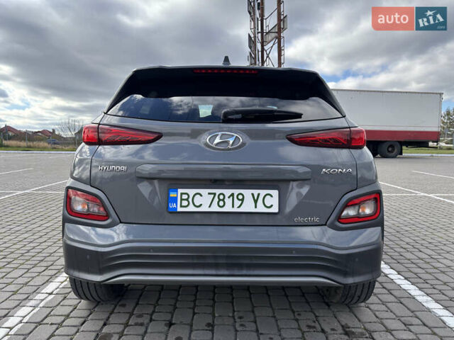 Серый Хендай Kona, объемом двигателя 0 л и пробегом 51 тыс. км за 15800 $, фото 6 на Automoto.ua