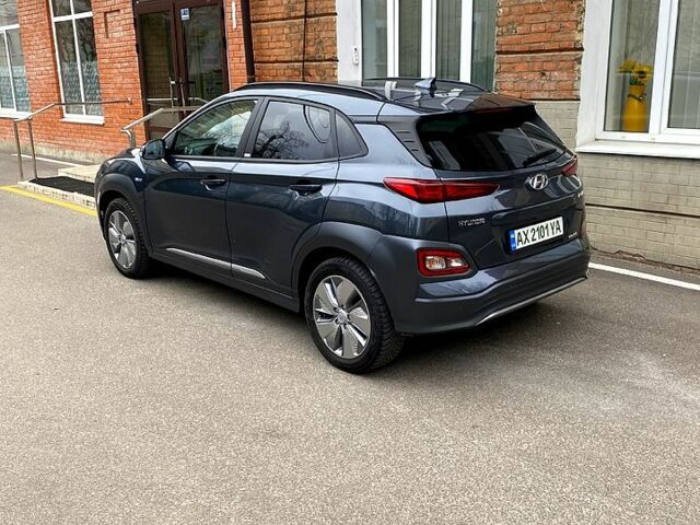 Сірий Хендай Kona, об'ємом двигуна 0 л та пробігом 75 тис. км за 16000 $, фото 6 на Automoto.ua