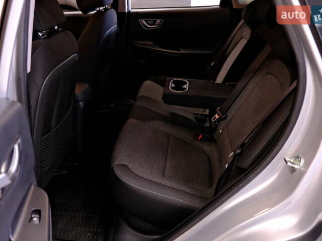 Серый Хендай Kona, объемом двигателя 0 л и пробегом 88 тыс. км за 20300 $, фото 35 на Automoto.ua