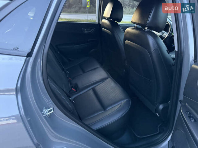 Сірий Хендай Kona, об'ємом двигуна 0 л та пробігом 63 тис. км за 18600 $, фото 23 на Automoto.ua