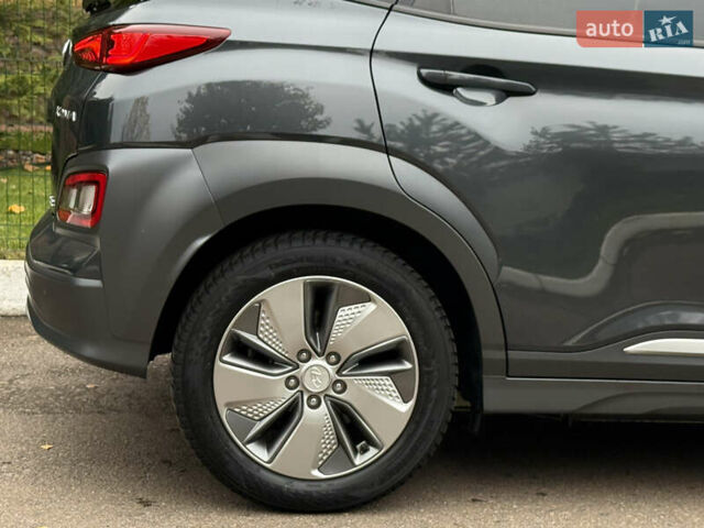 Сірий Хендай Kona, об'ємом двигуна 0 л та пробігом 81 тис. км за 17200 $, фото 39 на Automoto.ua