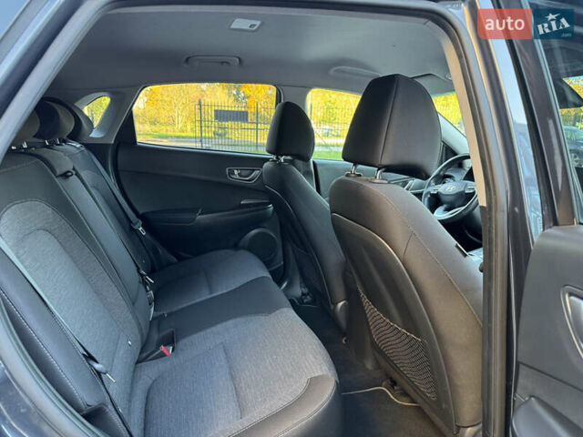 Сірий Хендай Kona, об'ємом двигуна 0 л та пробігом 114 тис. км за 15999 $, фото 33 на Automoto.ua