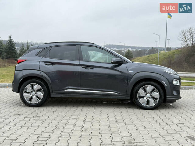 Сірий Хендай Kona, об'ємом двигуна 0 л та пробігом 78 тис. км за 18600 $, фото 10 на Automoto.ua