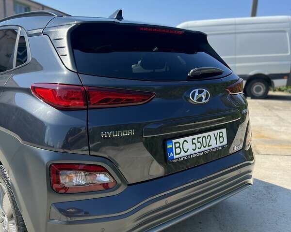 Серый Хендай Kona, объемом двигателя 0 л и пробегом 30 тыс. км за 21100 $, фото 8 на Automoto.ua