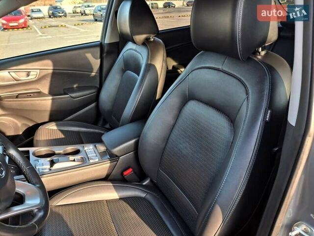 Серый Хендай Kona, объемом двигателя 0 л и пробегом 116 тыс. км за 18600 $, фото 18 на Automoto.ua