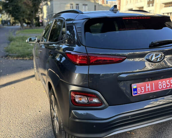 Сірий Хендай Kona, об'ємом двигуна 0 л та пробігом 62 тис. км за 18200 $, фото 4 на Automoto.ua