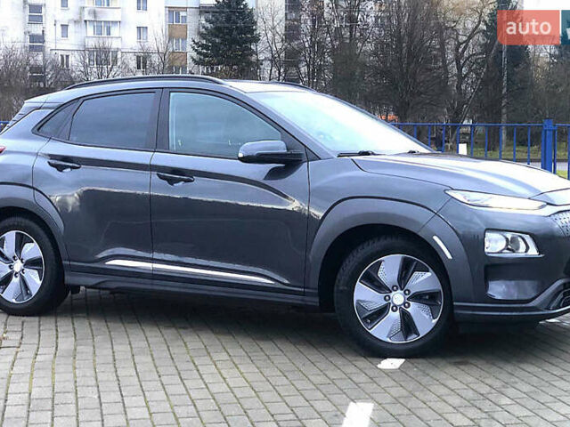 Серый Хендай Kona, объемом двигателя 0 л и пробегом 133 тыс. км за 15600 $, фото 3 на Automoto.ua